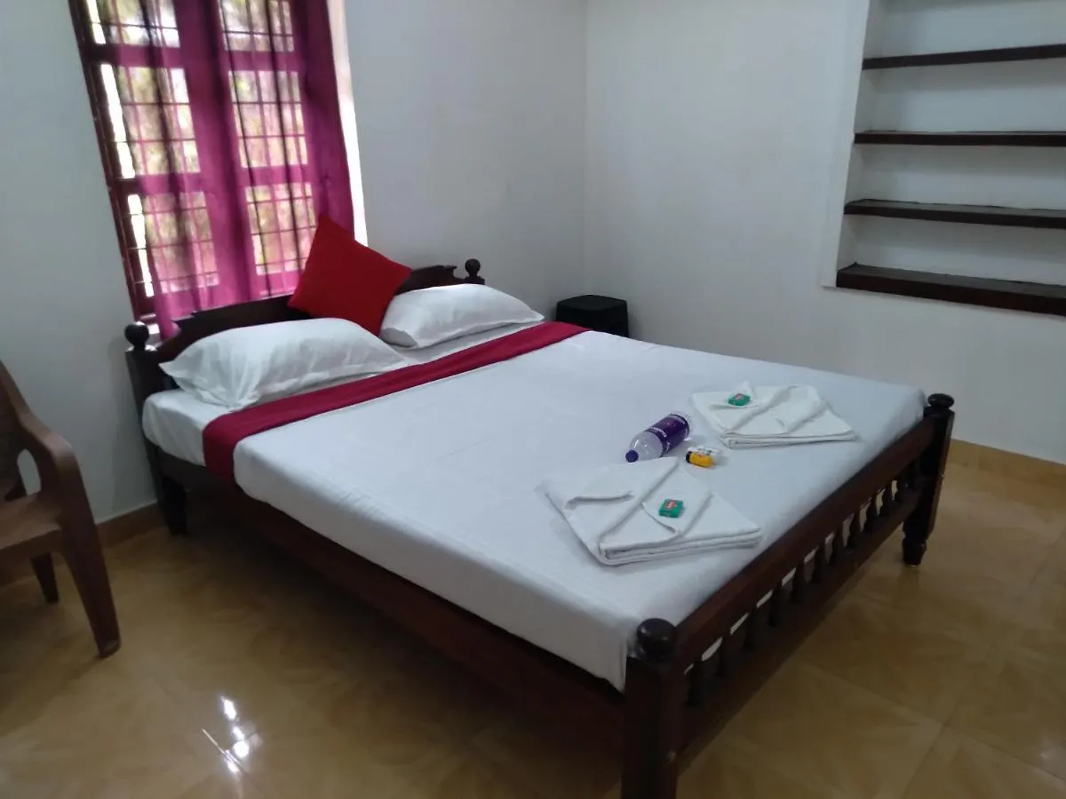 Homely Homestay 칼파타 0*,  인도