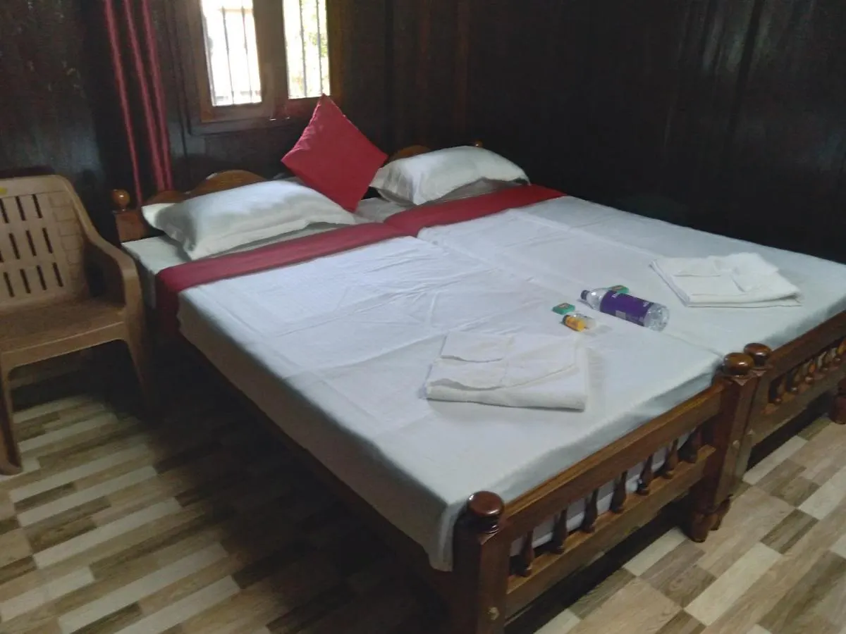Homely Homestay 칼파타 0*,  인도