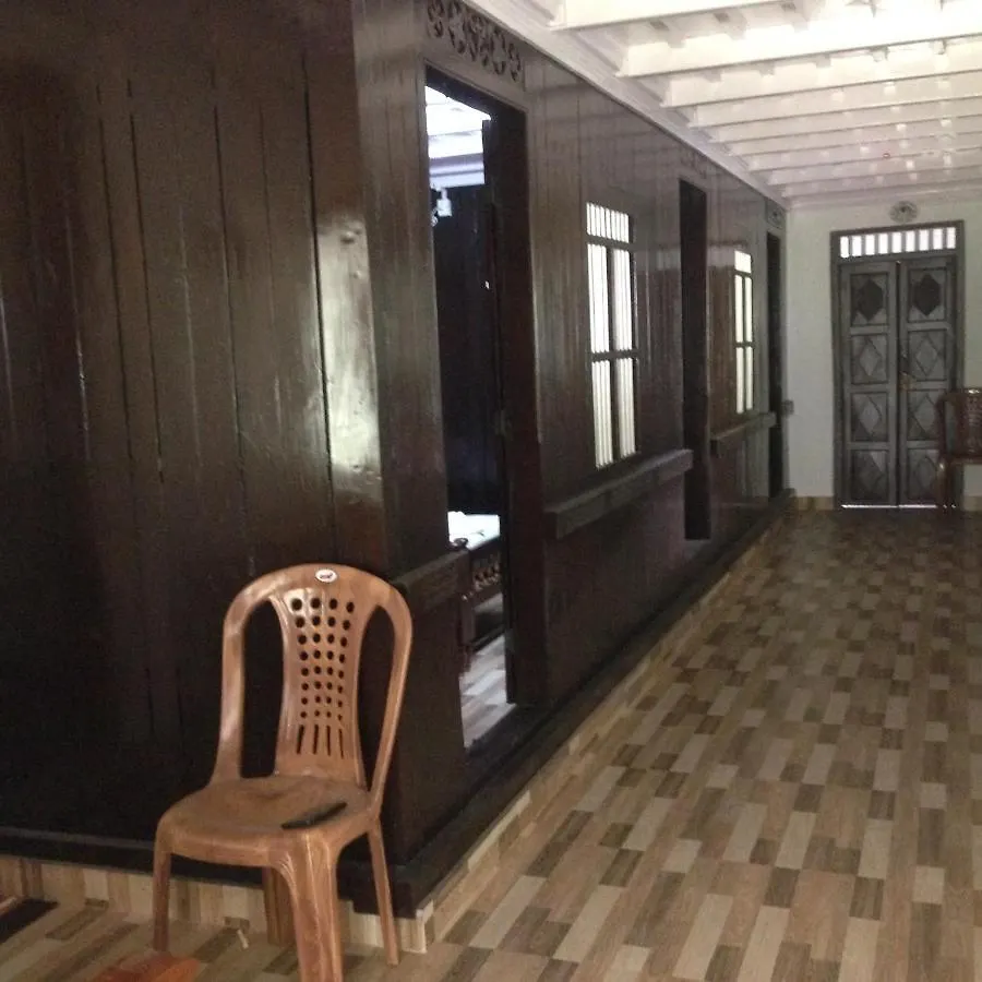 Homely Homestay 칼파타