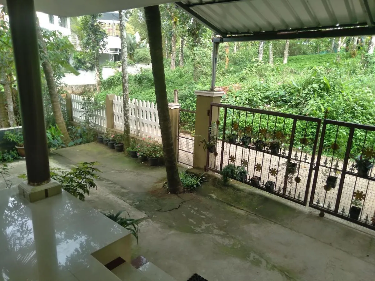 Homely Homestay 칼파타 아파트